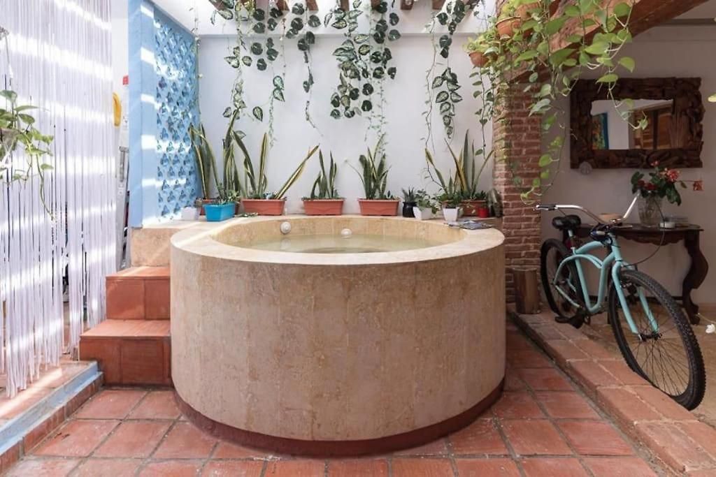 Charming Old Loft With Jacuzzi! Apartamento *