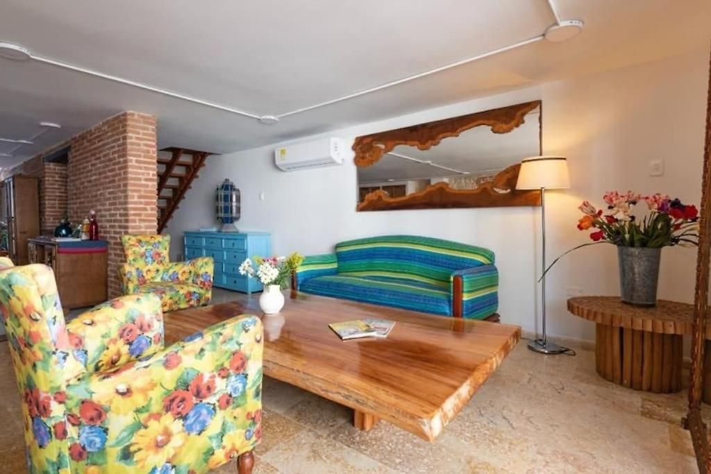 Charming Old Loft With Jacuzzi! Apartamento *